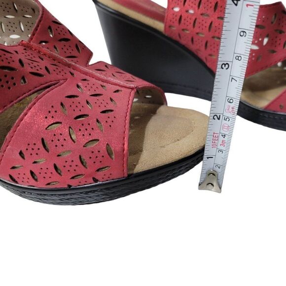 Soft Style by Hush Puppies Perforated Slingback Wedges (Size 7.5) - Picture 12 of 13